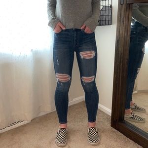 High Waisted American Eagle Size 2 Skinny Jeans